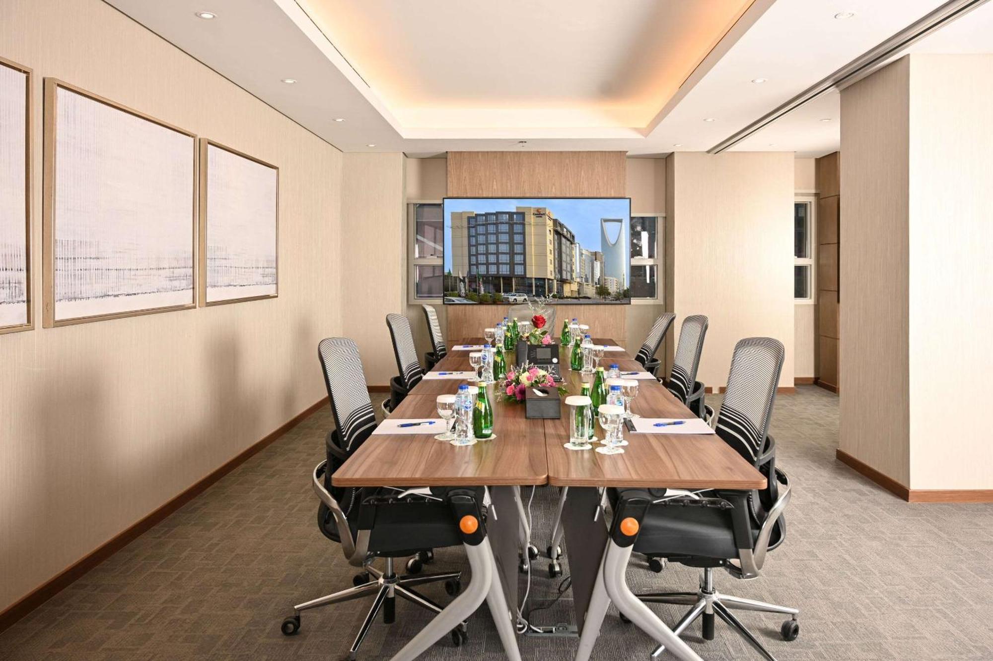 Comfort Hotel Riyadh Olaya Extérieur photo